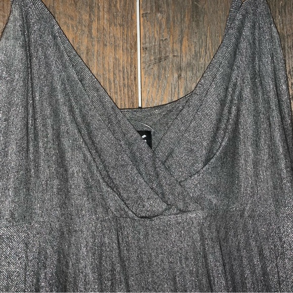 Women’s S BCBG PARIS Silver Sparkle & Shine Pleated Swing Mini Holiday Dress EXC - Picture 4 of 15